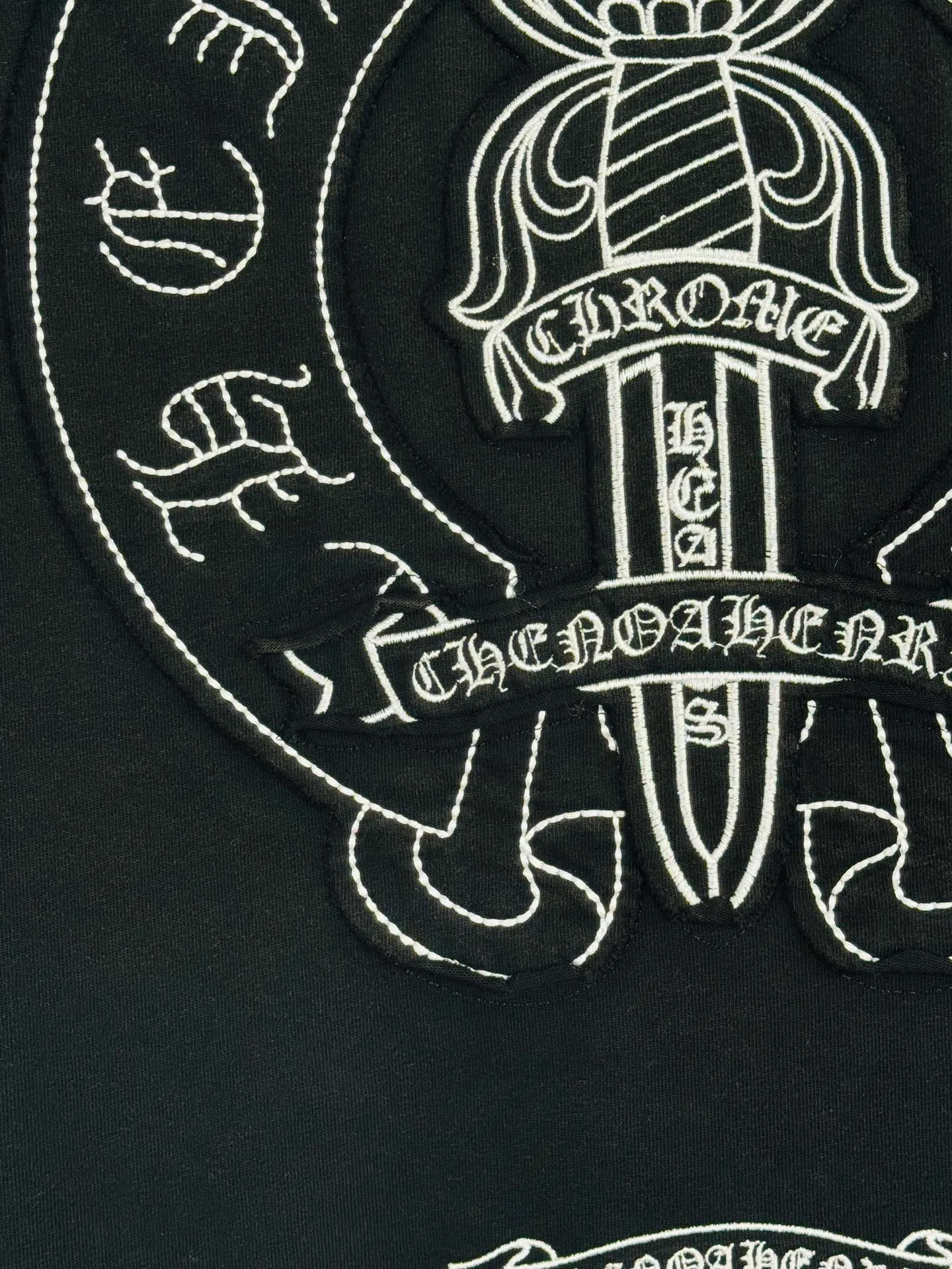 P250 ch high version Chrome Hearts 2025 new autumn and winter cross patch washed spray horse slip long-sleeved T-shirt, fabric: 26 double yarns, 320 grams weight, patch embroidery, heavy wash water ➕ fried color + spray horse slip printing process: patch embroidery, secondary color spray horse slip process Color: black white Size: S M L XL Style number: 5185